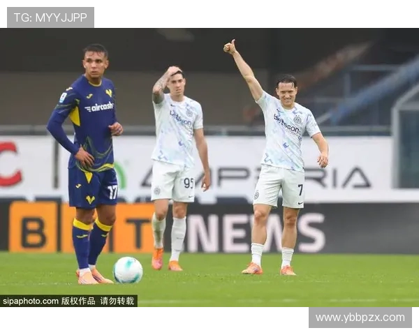 泽林斯基建功皮奥制造乌龙绝杀助国米客场逆转维罗纳二比一取胜 泽林斯基建功皮奥制造乌龙绝杀助国米客场逆转维罗纳二比一取胜